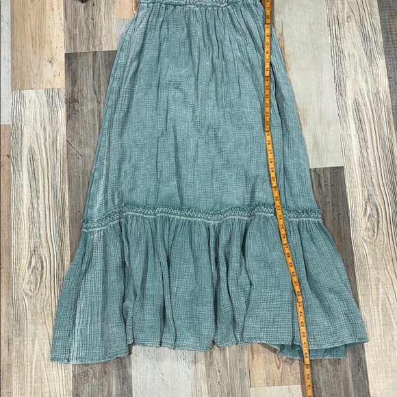 Easel Off-Shoulder Maxi peasant Dress - Picture 4 of 6